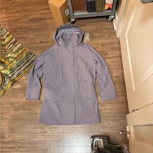 Lululemon StretchSeal Relaxed-Fit Long Rain Jacket - Dusky Lavender (Size 6)